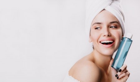 3 คลีนซิ่งสำหรับคนเป็นสิว ผิวแพ้ง่าย สูตรอ่อนโยน ปี 2023