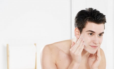 Bioderma - man cleasning his face